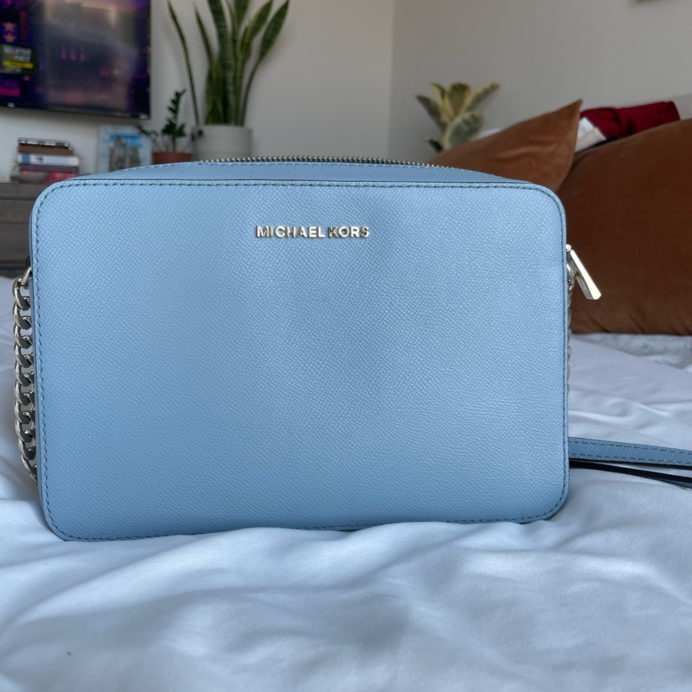 Michael Kors Jet Set Crossbody Purse. $168